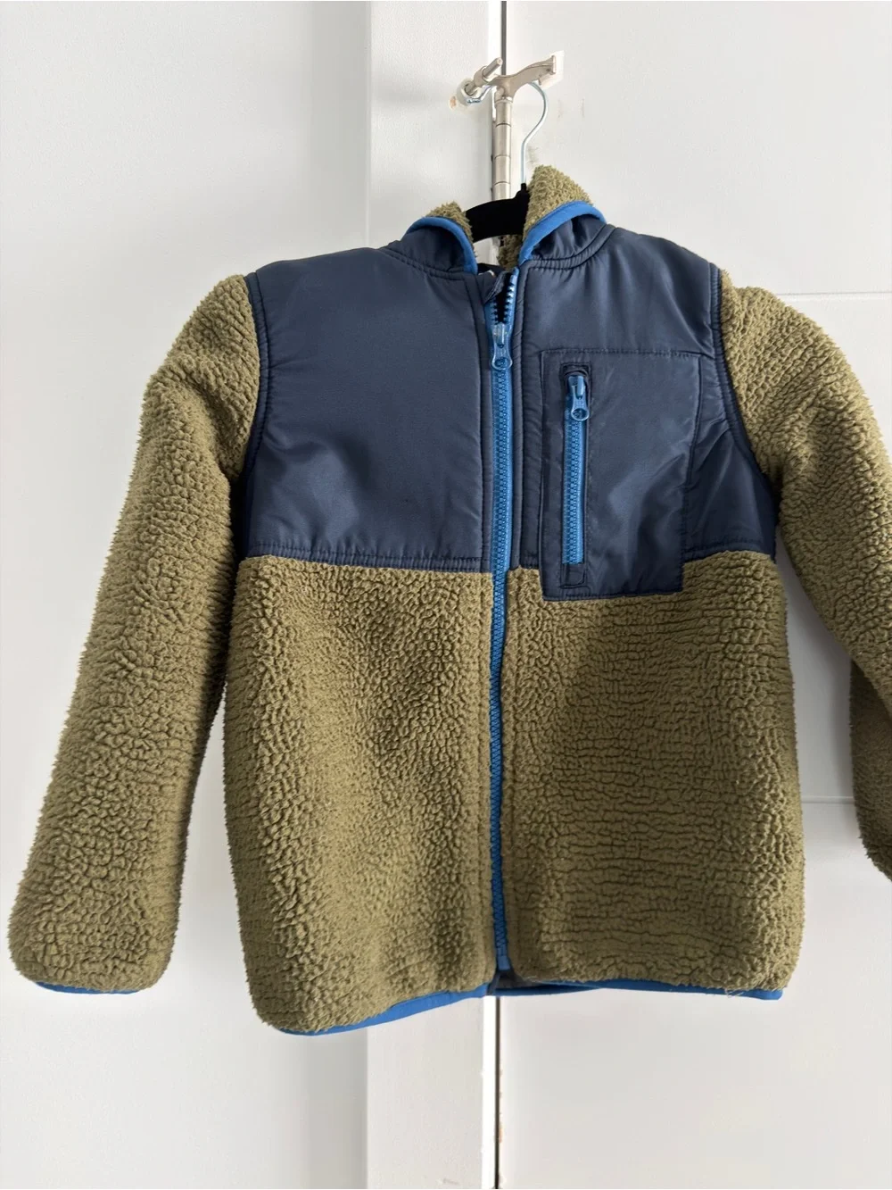 GAP Olive Green Sherpa Jacket with Navy Panels and Blue Trim